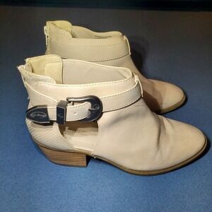 American Eagle Women's Boots Size 7 Zip Heel Style # 3942